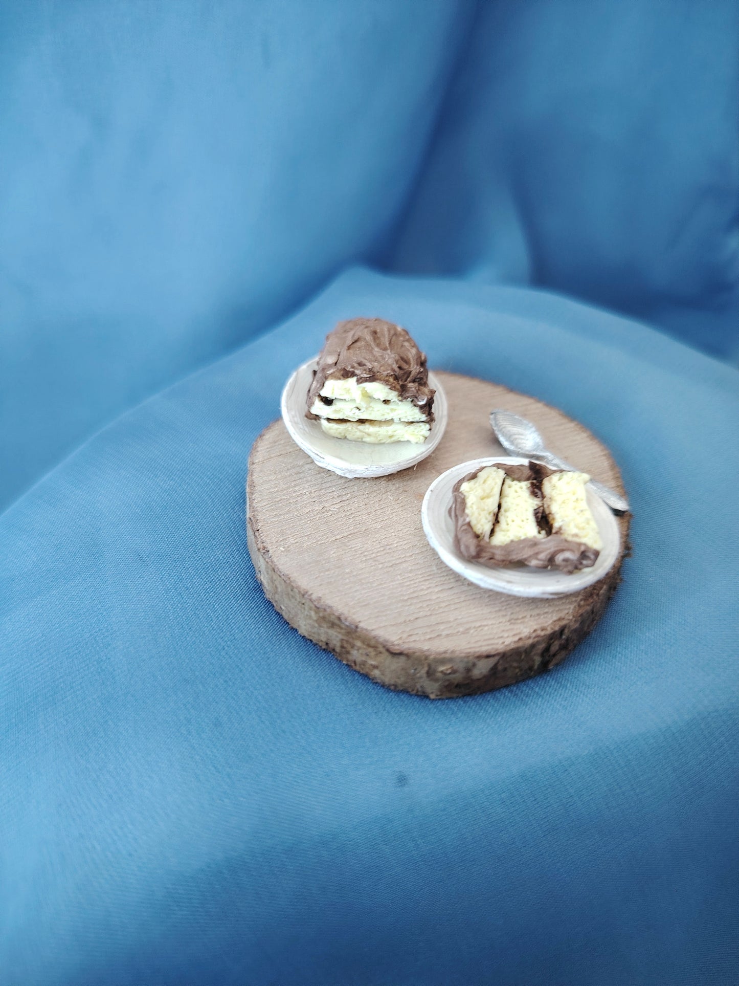 Plat miniature gâteau avec glaçage