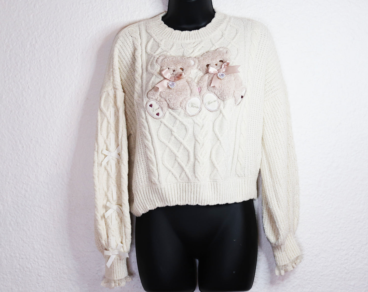 Pull tout doux avec nounours bijoux et noeuds de la marque japonaise Liz Lisa