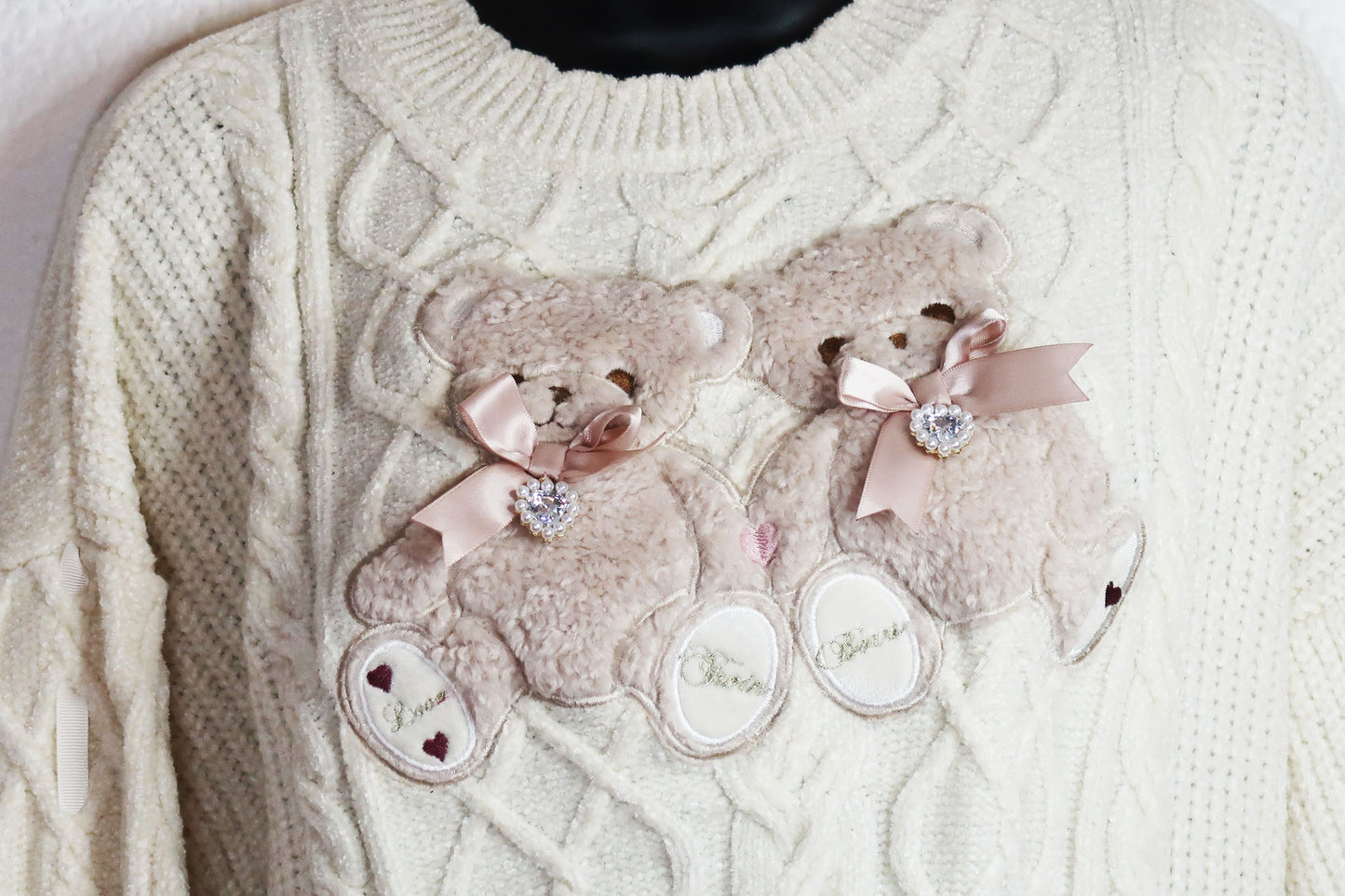 Pull tout doux avec nounours bijoux et noeuds de la marque japonaise Liz Lisa