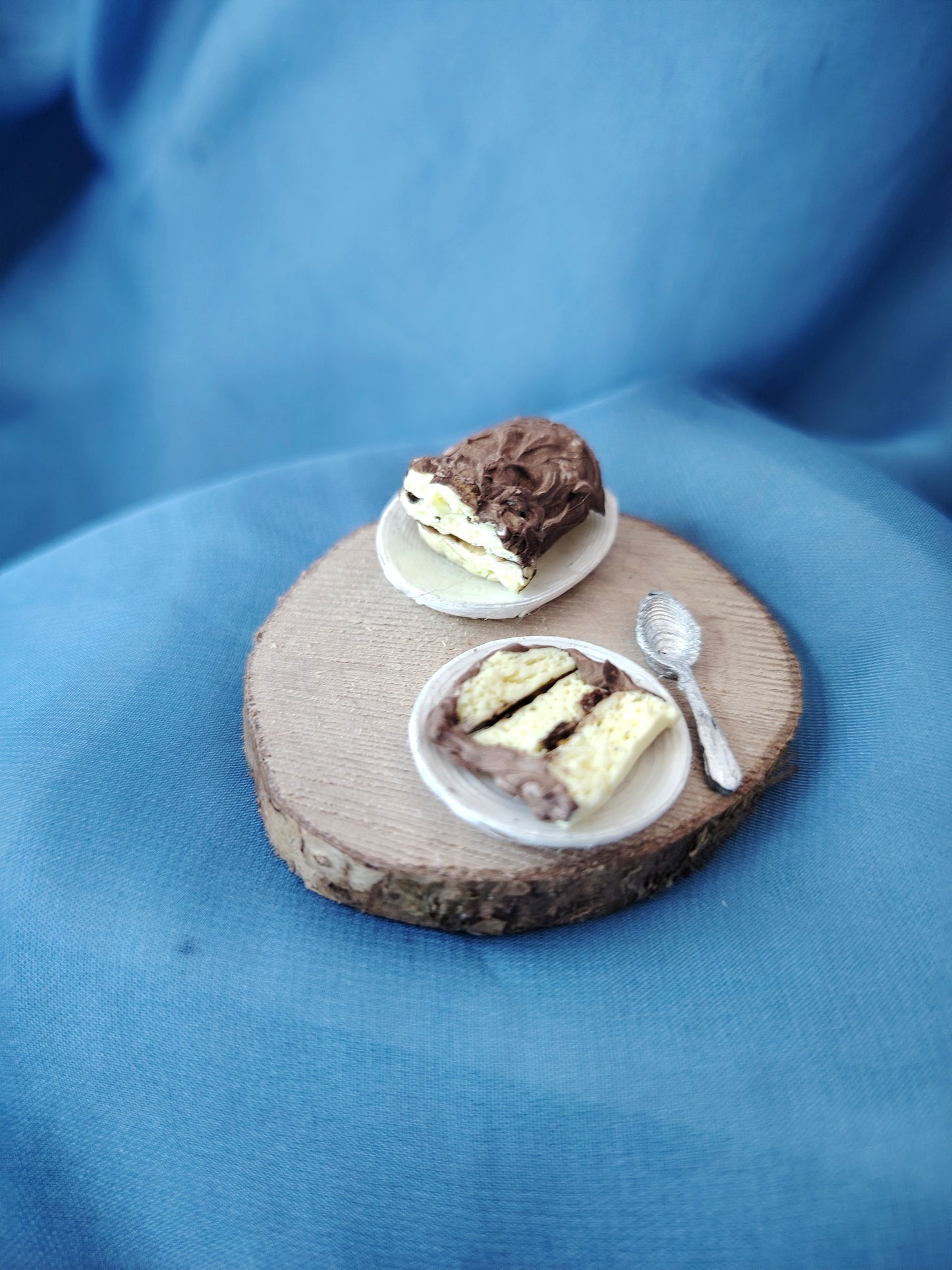 Plat miniature gâteau avec glaçage
